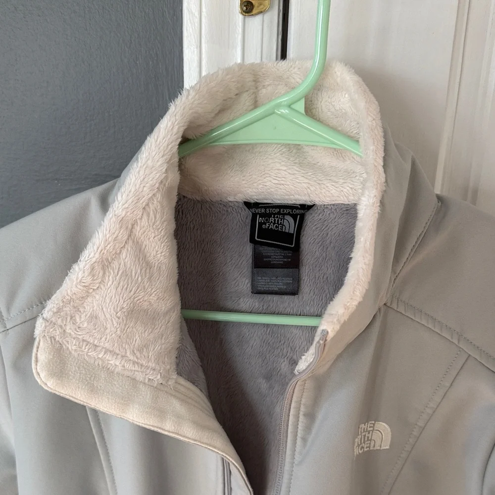 The North Face Women's Light Gray Jacket - Picture 2 of 7